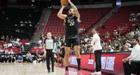 黄蜂队二队新星杰克逊加盟一线队前景与裁人挑战